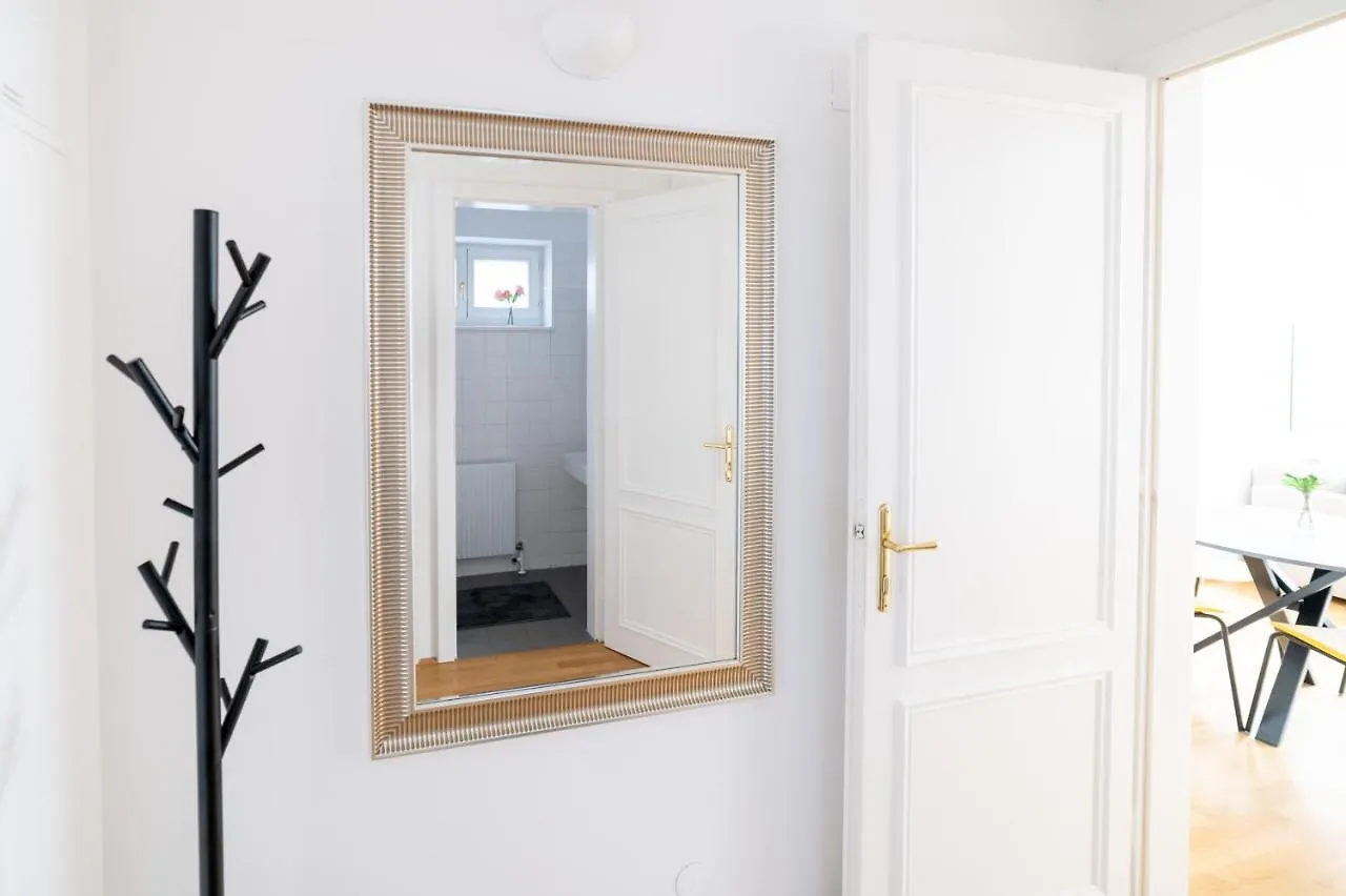 Beautiful Apartment In Vienna'S Heart 15 0*, Wien Österrike
